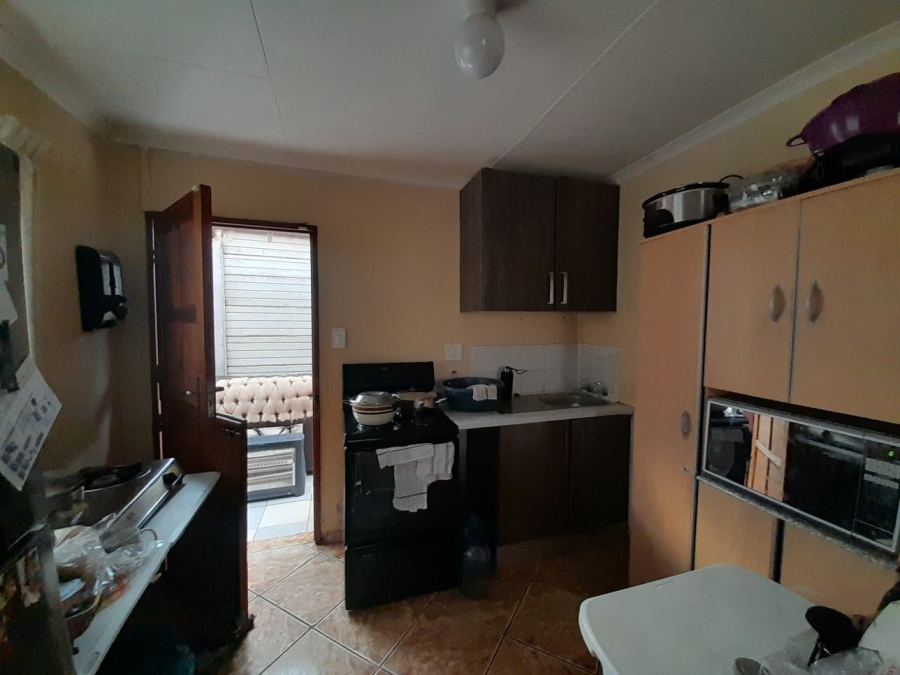 2 Bedroom Property for Sale in Tlhabane West North West